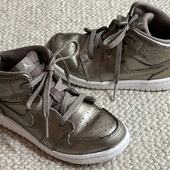 NIKE Air Jordan Mid Sepia Stone Boy's Size 10C Sneakers Shoes AV5172-200 - Picture 1 of 13